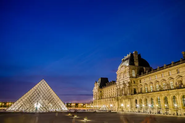 Muzeul Luvru Paris